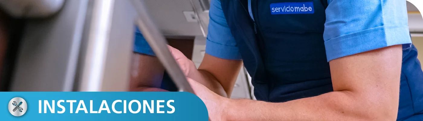 Técnico Mabe atendiendo aire acondicionado mabe en Guayaquil
